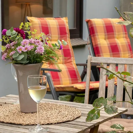 Apartamento Mitten Im Gruenen - Mit Wohlfuehlcharakter In Stadtrandlage