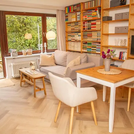 Mitten Im Gruenen - Mit Wohlfuehlcharakter In Stadtrandlage * Eutin